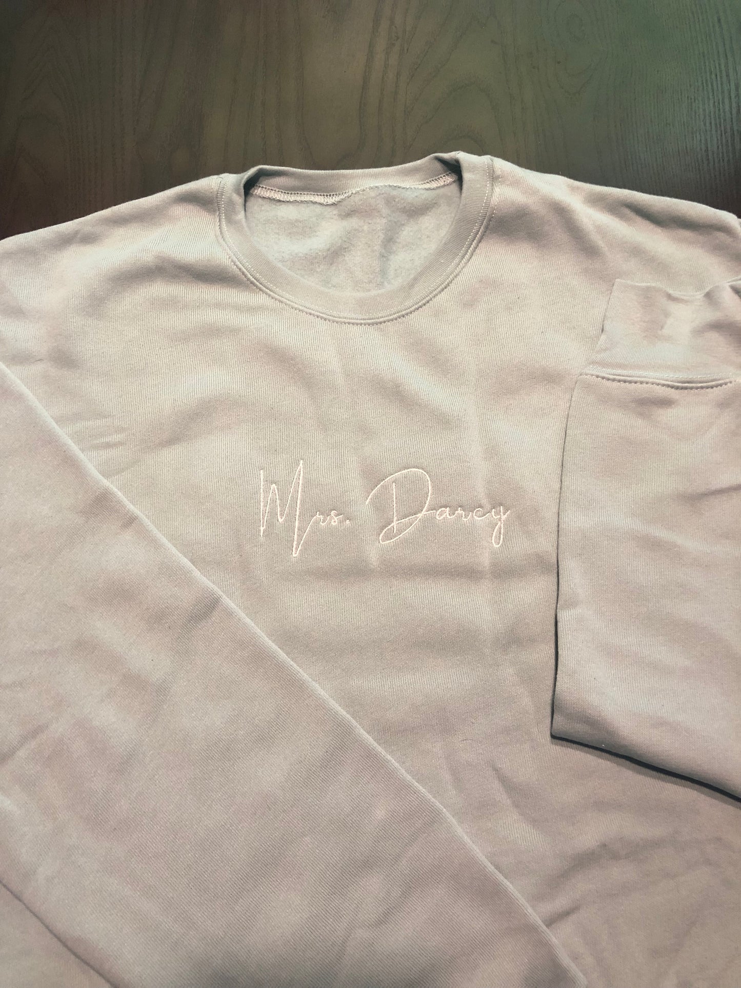 MRS. DARCY CREWNECK - SIZE L