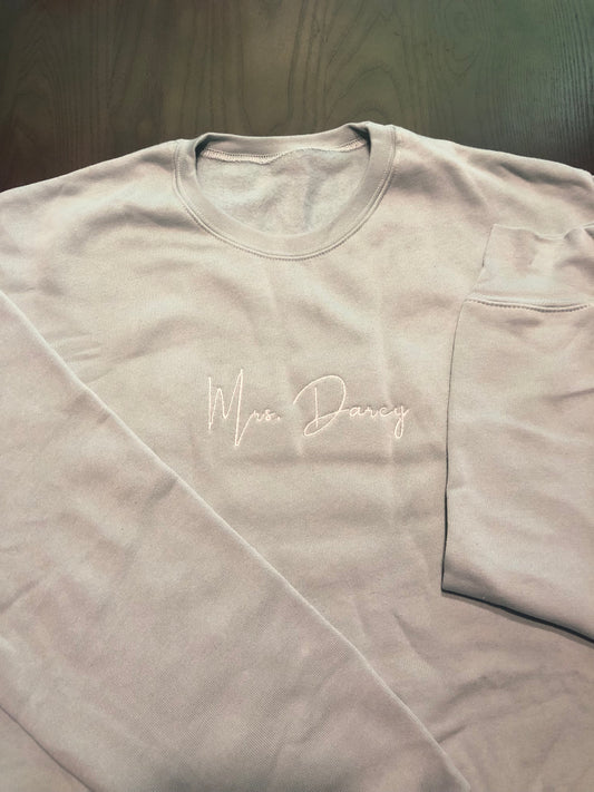 MRS. DARCY CREWNECK - SIZE L