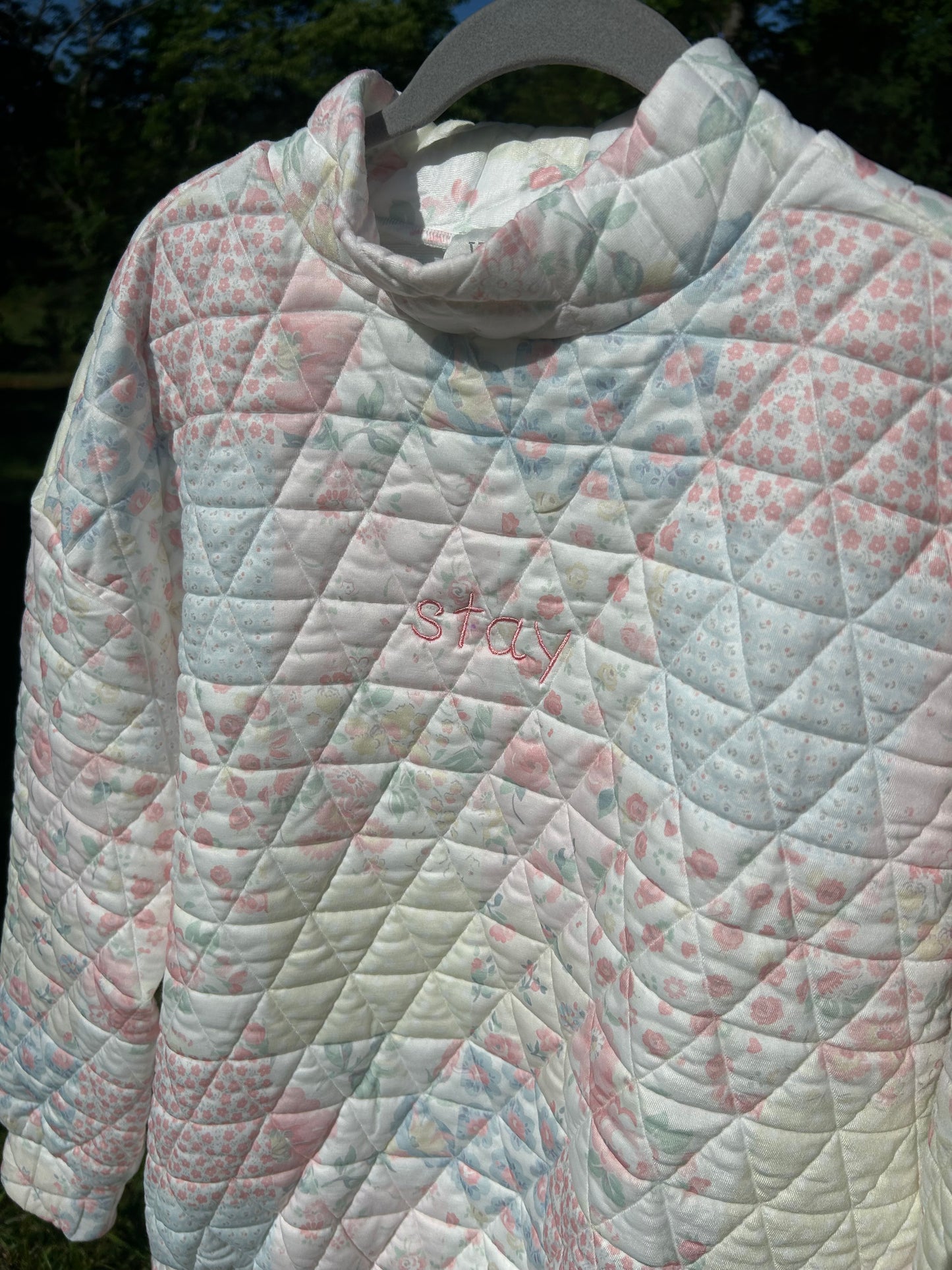 STAY in Bloom Mockneck